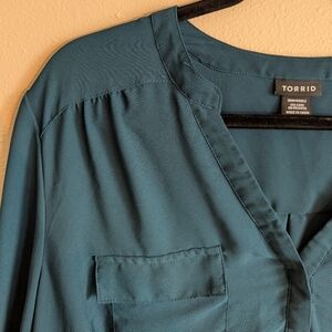 Torrid Harper Georgette V Neck Jade Chiffon Blouse Large Sz 1